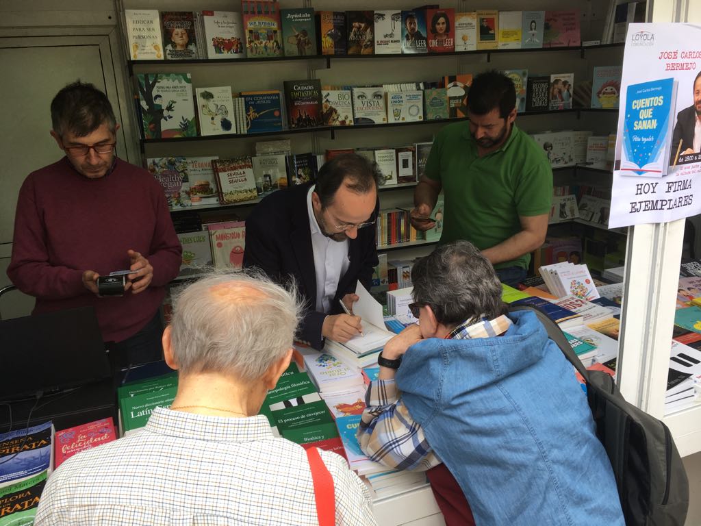 Afluencia en Feria del libro de Madrid