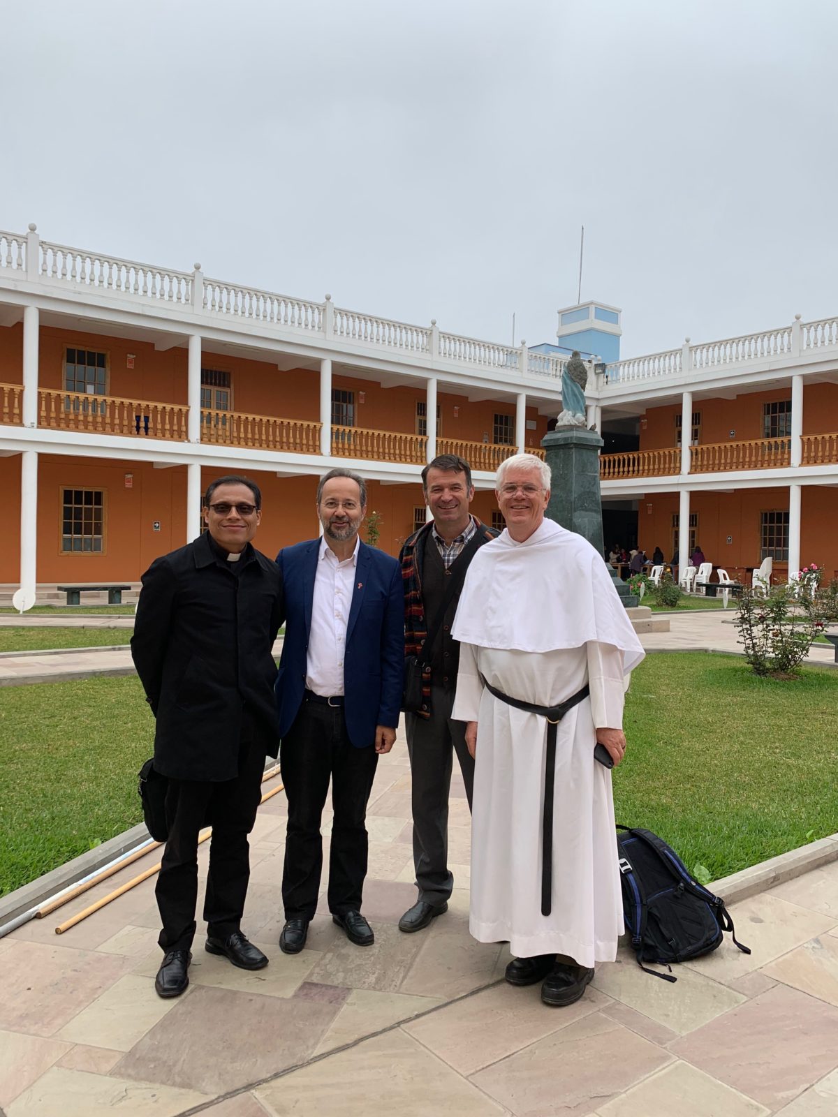 Universidad católica de Trujillo y Centro de humanización