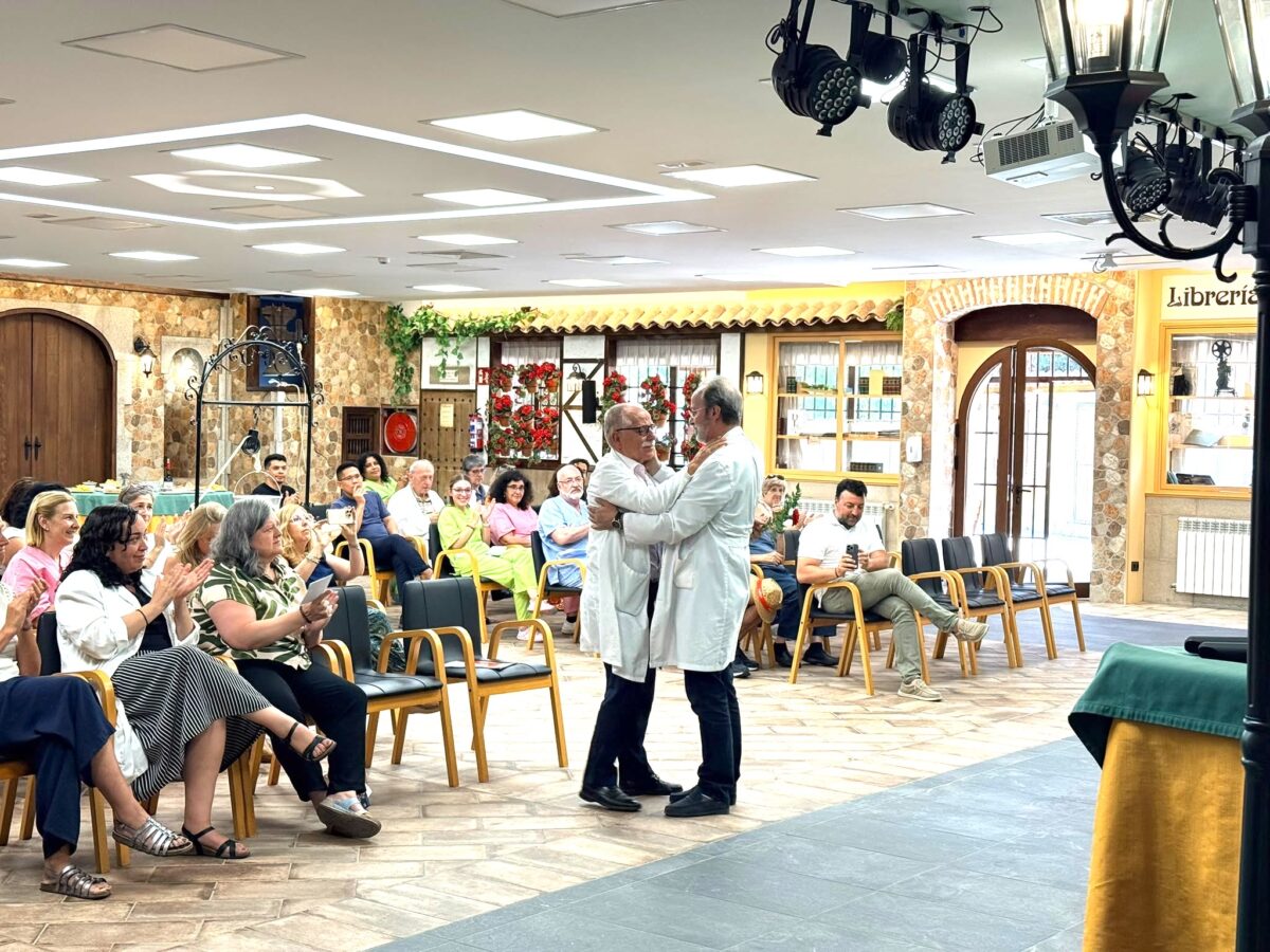 Entrañable abrazo José Manuel – José Carlos