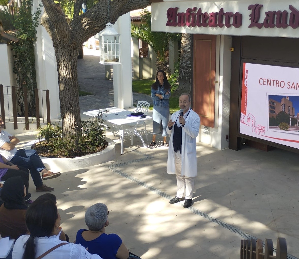 Os recibimos «con los árboles abiertos»