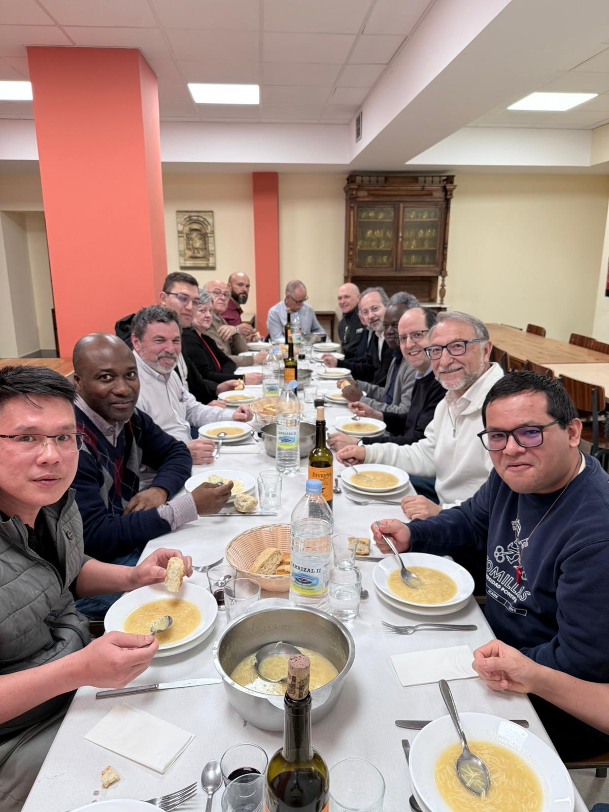 Inicia reunión camilos en Zamora